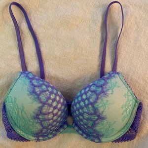 VS bombshell plunge push up bra 32A lace